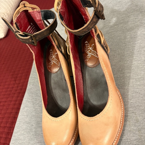 Freebird Shoes by Steven - Picture 3 of 11